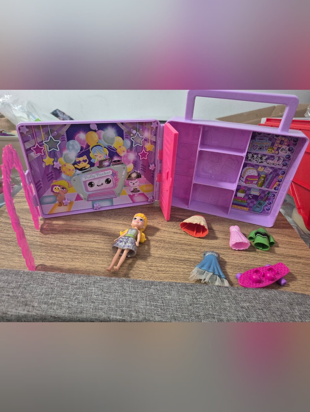Polly Pocket Disco Dance Fashion Reveal Playset Skateboard